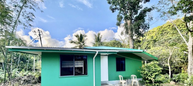Ngermid Oasis - Cozy 2 BD & 1 BA Cottage