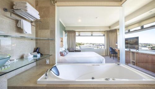 Nightelier Devonport Gateway Hotel in Devonport