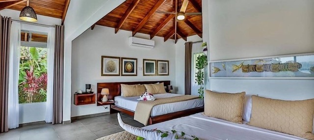 Ocean Breeze · Ocean Breeze - Truly Paradise From Every Angle