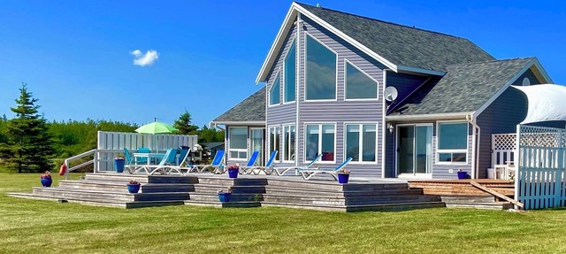 Oceanfront Chalet Style Cottage in Miscouche
