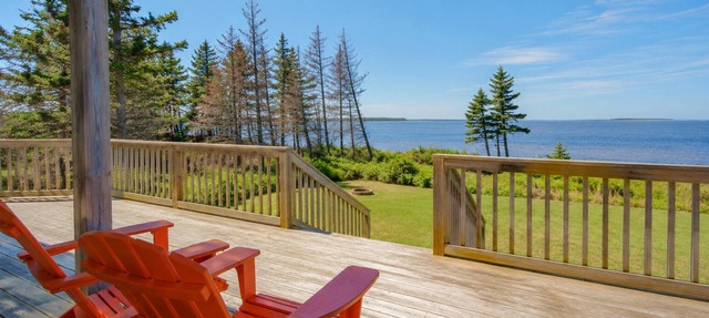 Oceanfront Farmhouse w Private Beach Access