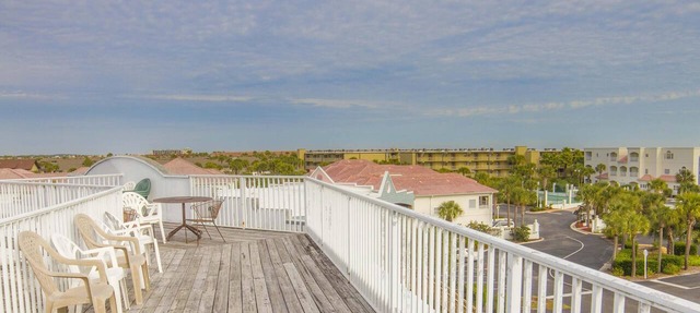 Oceanfront Resort ~ 3 Pools ~ Excellent Location in Saint Augustine