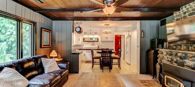 Pay for 3, stay for 30! ~ Historic Home Close To Several Lake Michigan Beaches!