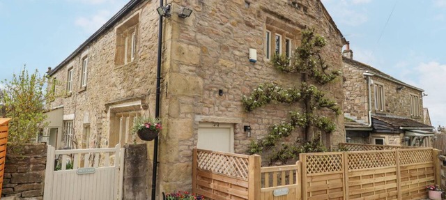 Pear Tree Cottage, Barnoldswick in Barnoldswick