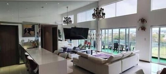 Penthouse safe and beautiful, with stunning views