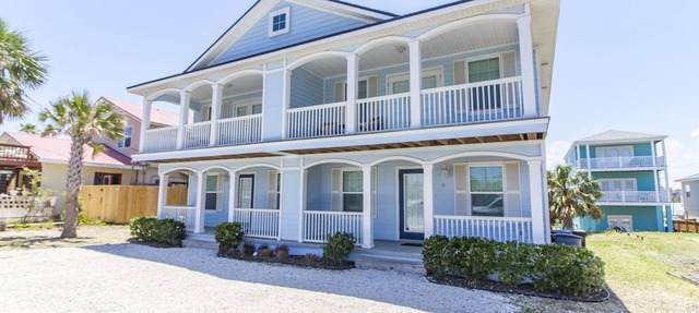 Pet-Friendly Duplex , Two Blocks from The Beach with Ocean Views in St. Augustine