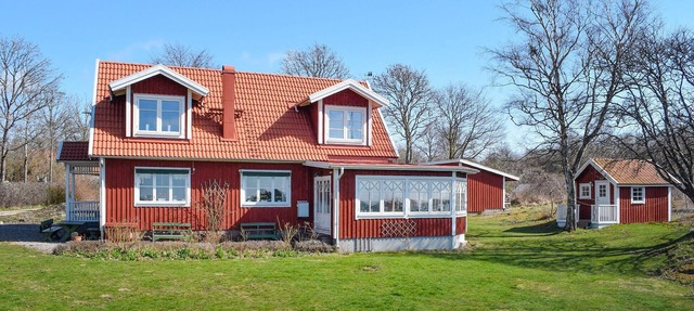 Pet friendly home in Jämjö with house sea view