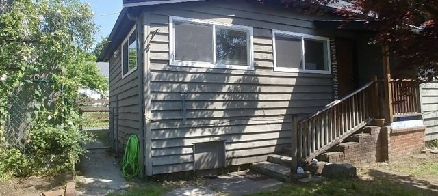 Pet friendly lane home, Mins away from mtns & waterfront city of North Vancouver in North Vancouver