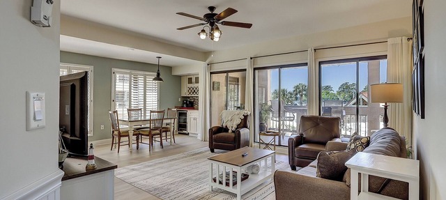 Pet Friendly! Modern 2 Bedroom/2 Bathroom Condo in Shelter Cove Marina