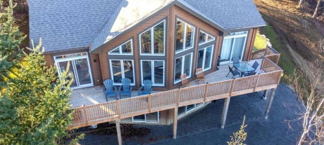 Pool Table, Private Beach | Breakfast Included in Labelle