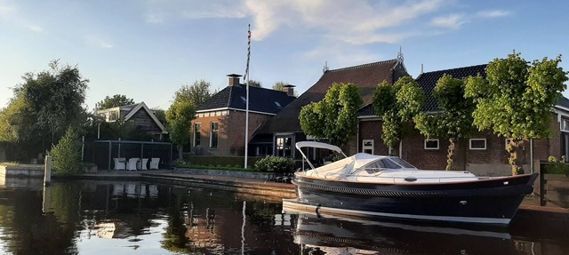 PUUR Eastermar Authentic and luxurious coach house in a monumental farm in Eastermar