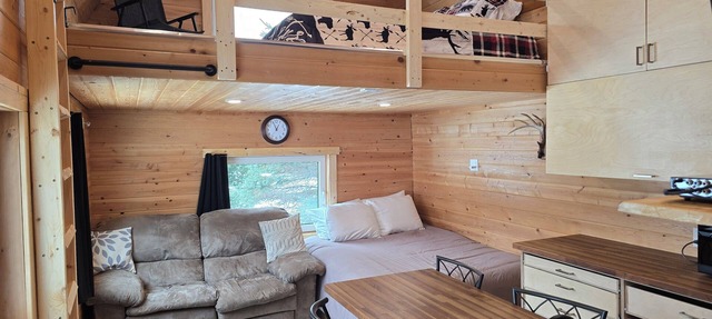 "Rest a While" Tiny House Cabin, West Side of Kenora Ontario in Kenora