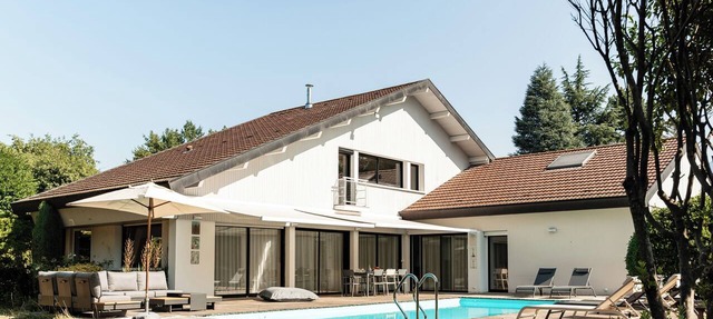 Rivea House | Private pool. Lake 200 m away. Sleeps 12