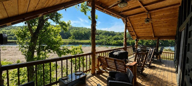 Riverfront+Jacuzzi+Fireplace+6Bed+3Bath in Dora