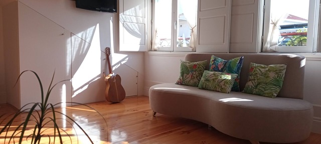 ROMANTIC and light apartment in Oportodowntown with mezzanine.