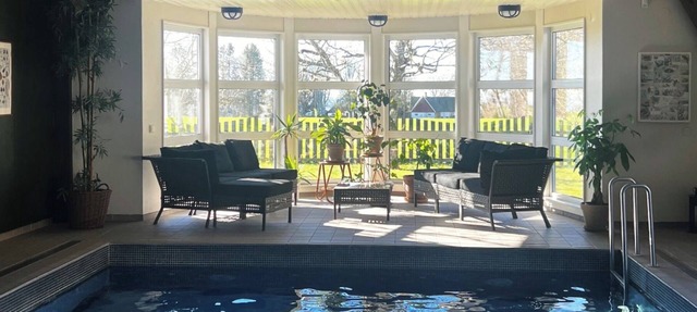 Rural accommodation near the sea with year-round access to indoor pool