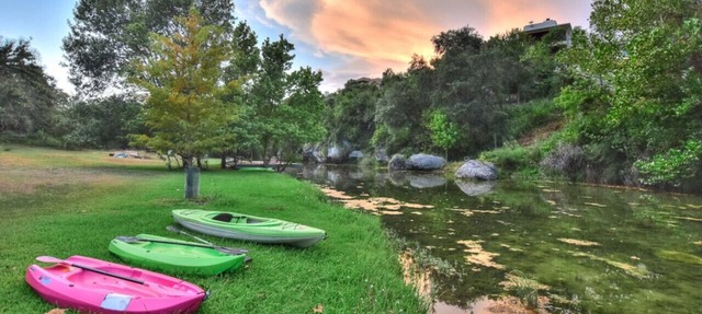 `Serenity On The San Gabriel` Pet-Friendly! Riverfront! Kayaks! Bikes!