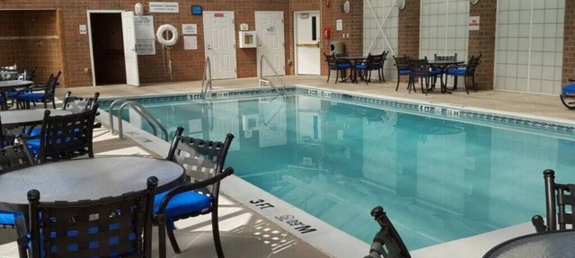 South Bend | Irish Game Stay | Pool + Hot Tub