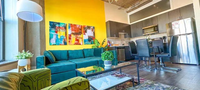 Spacious 2BR South Loop Suite with Skyline View, Optional Parking and Gym Access Close to McCormick Place, Grant Park, Museum Campus & CTA Lines