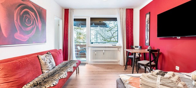 Studio ‘Namibia’ with balcony, parking space in front of the house and Wi-Fi in Unterhaching