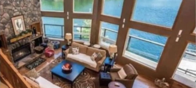 STUNNING LARGE CHALET COTTAGE IN MUSKOKA