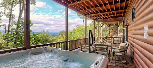 Stunning Views, 3 King Suites, Relax in Luxury - MasterPeace Cabin