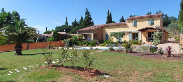 Sumptuous holiday home with peaceful pool on 5000m2