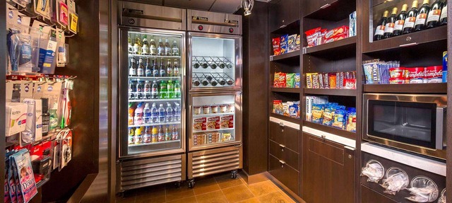 Super Value Accommodations! 4 Units W/FREE Parking, Pets Allowed, Pool! in Durham