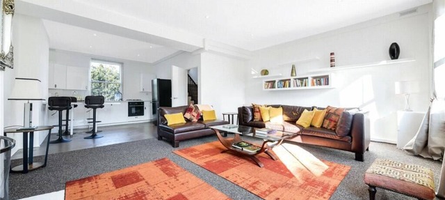 Superb Contemporary Apartment