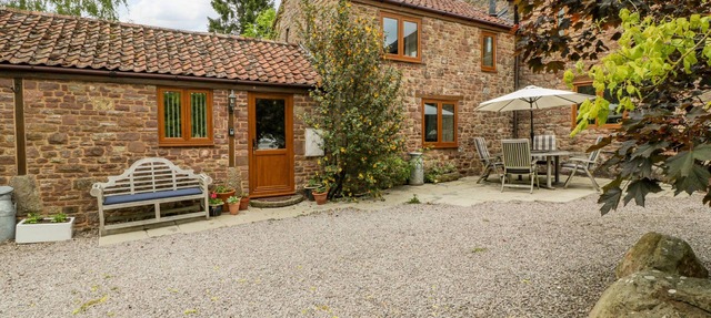 SUTTON BARN, pet friendly, character holiday cottage in Ross-On-Wye