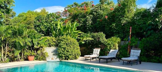 Tangerine Sunsets Upper Island Charm