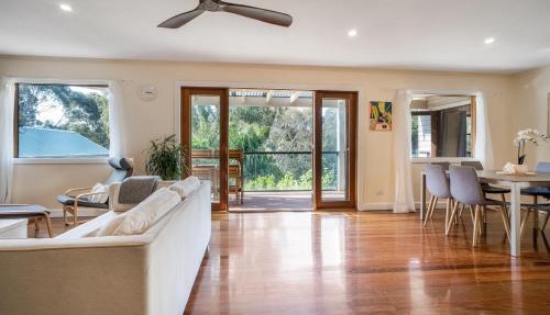 The Panoramic Tree View Home in Melbourne City in Melbourne