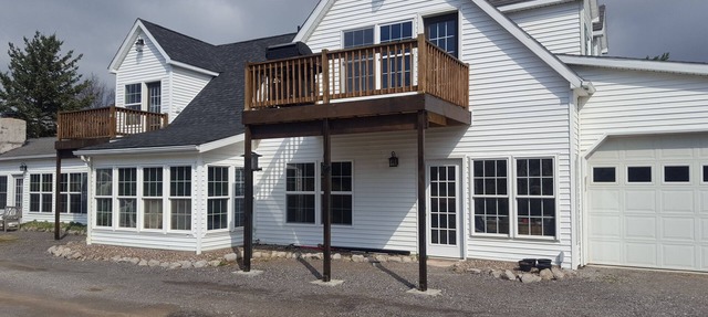 The Pinecone Room - Sleeps Up To 4 People! in Batavia