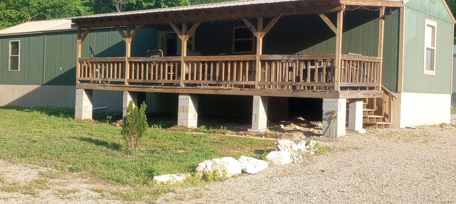 The River Cabin, At Saddler Falls on Spring River with AC. Sleeps 12+ in Mammoth Spring