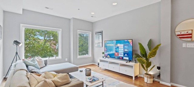 The Wilson | Shaw Duplex | 4BR Private Suites