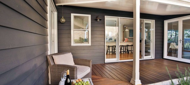 This Is It - stylish 4-bedroom Vincentia retreat