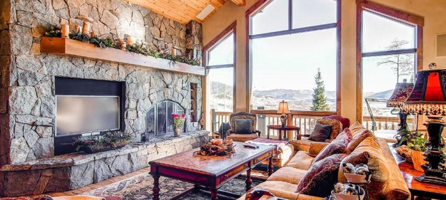 Three Peaks Mountain Lodge in Silverthorne