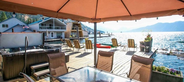 Tranquil Waters Float Home in Bayview