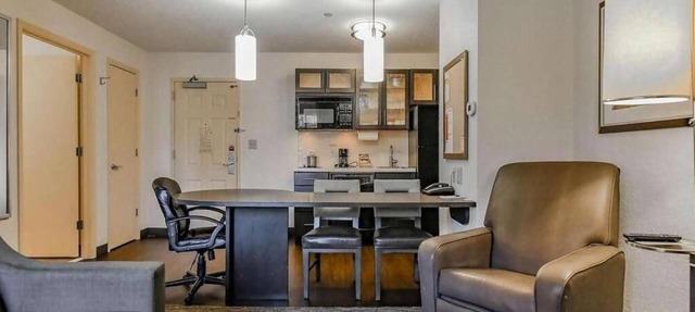 TWO Comfortable 1BR Suites With Kitchens, Short Drive to Kohl Children's Museum! in Schiller Park