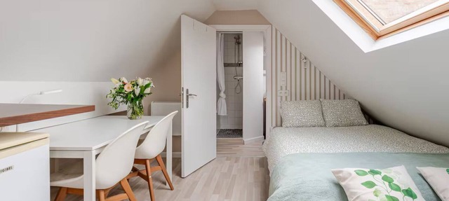 Under a perched roof, a small cocooning studio with private Spa in Grez-Doiceau