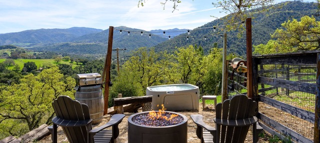 Unique Off-Grid experience with Stunning Views Close to Wine Tasting in Carmel Valley