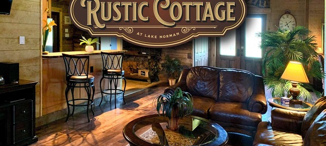 Unique Rustic Charm Cottage Great Location close to Lake in Mooresville