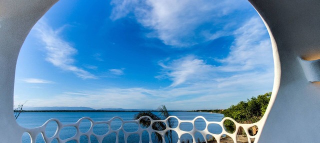 Unique waterfront studio with AC, pool, bikes, & kayaks in Placencia