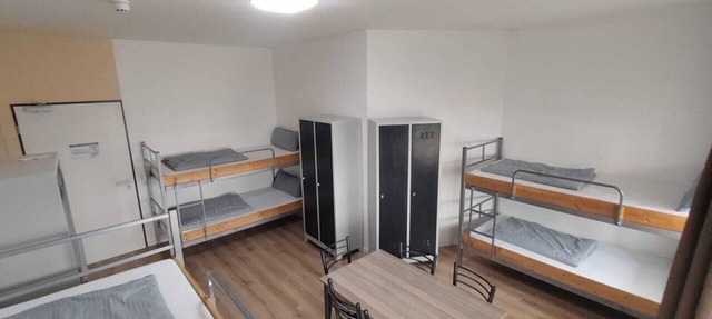 Unit-Shared Bathroom in München
