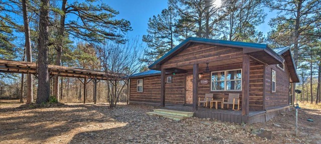 Updated Cabin w/Fire Pit: 2 Mi to UTV & Hike in Big Cedar