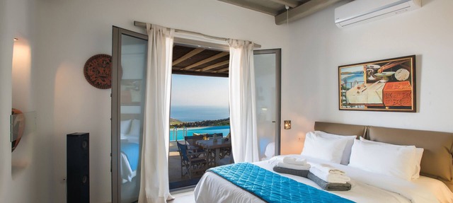 Villa 'Amallini, Luxe Infinity Pool' with Sea View, Wi-Fi and Air Conditioning