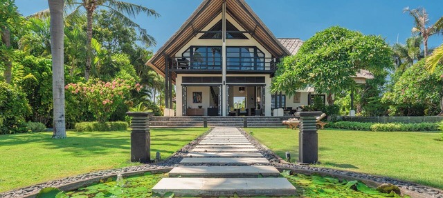 Villa Banjar Beach: Private villa with a chef, pool, and beach - Lovina, North Bali in Banjar