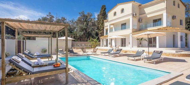 Villa Elegio - Five Bedroom Villa, Sleeps 10