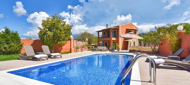 Villa Rahu - Four Bedroom Villa, Sleeps 8