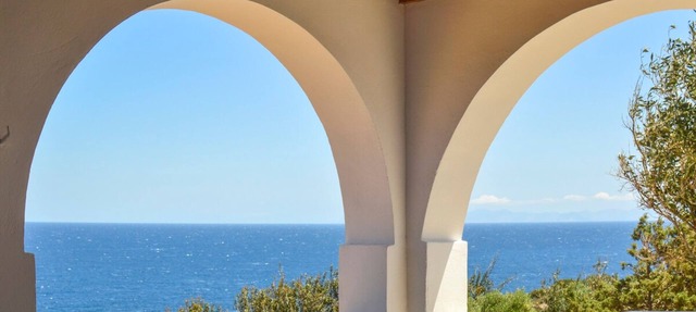 Villa Rouvis with outdoor Hot Tub
